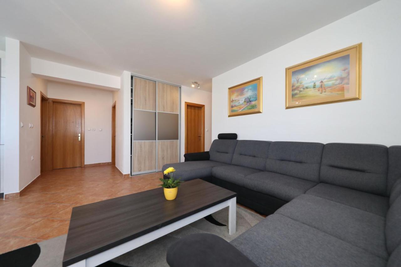 Apartment Dora Preko Exterior photo