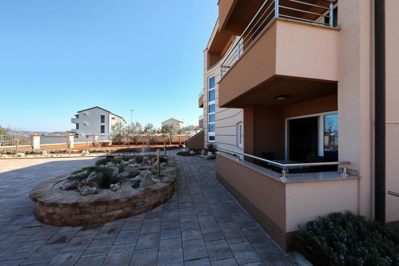 Apartment Dora Preko Exterior photo