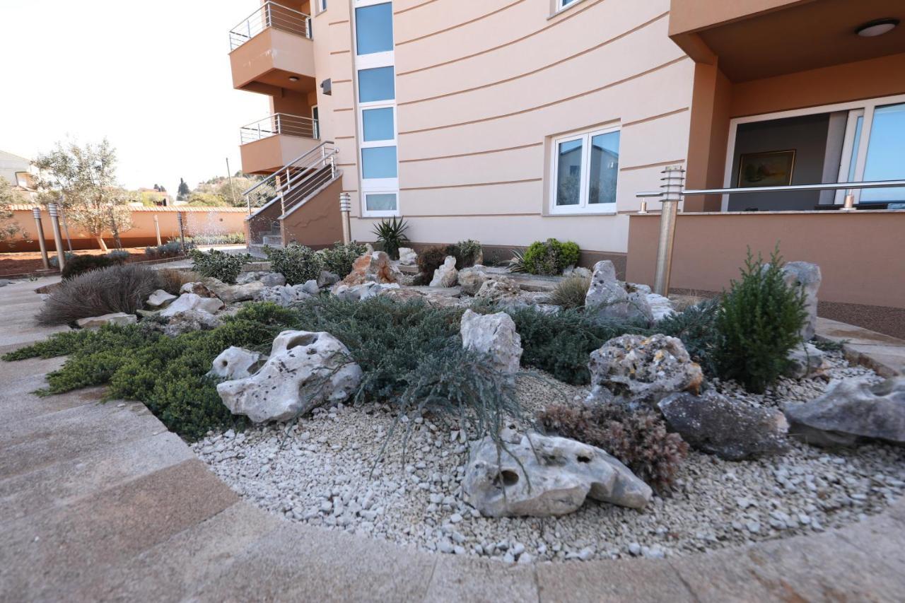 Apartment Dora Preko Exterior photo